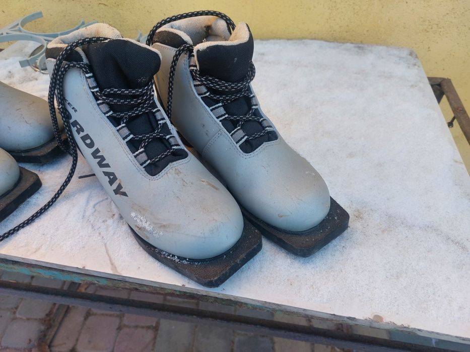 Ботинки  на лыжи