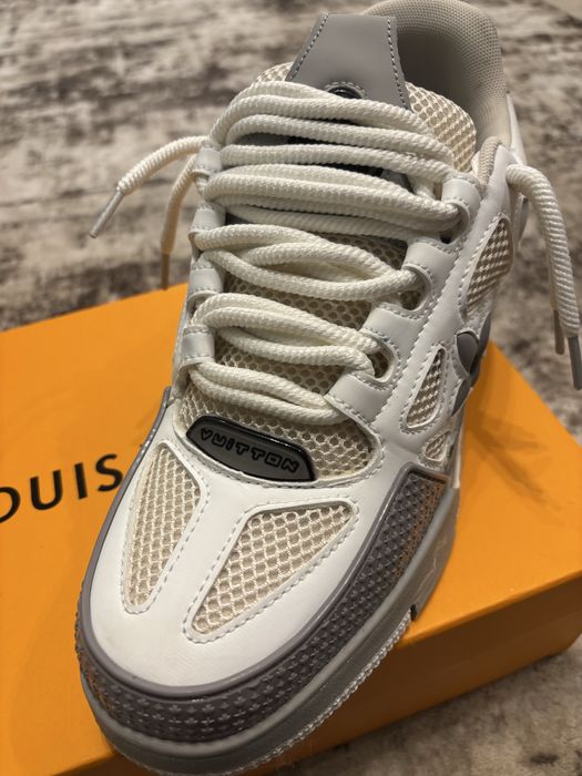 Lv skates grey&white