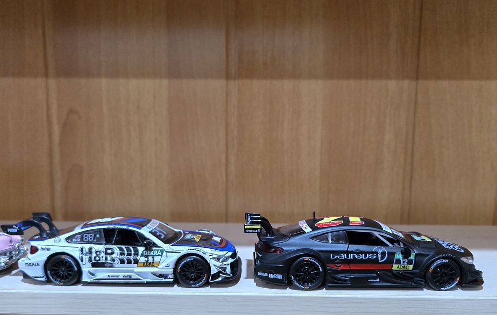 Продаются металлические машинки