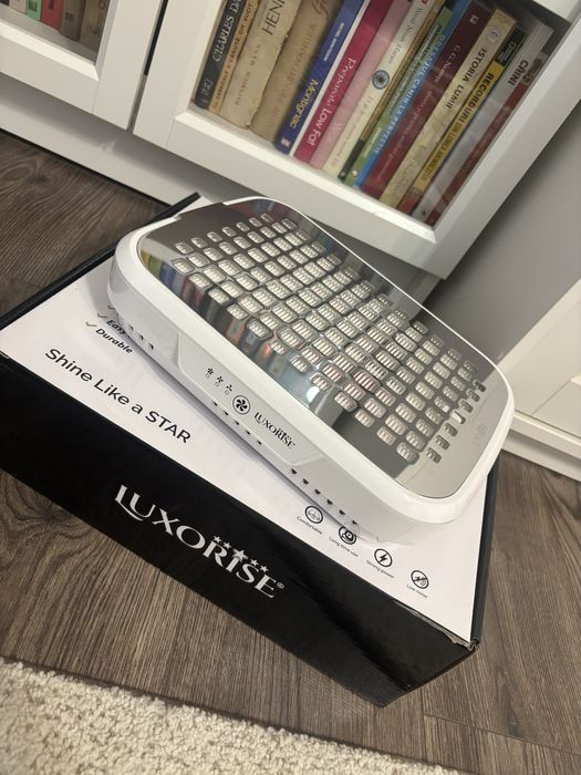 aspirator praf unghii