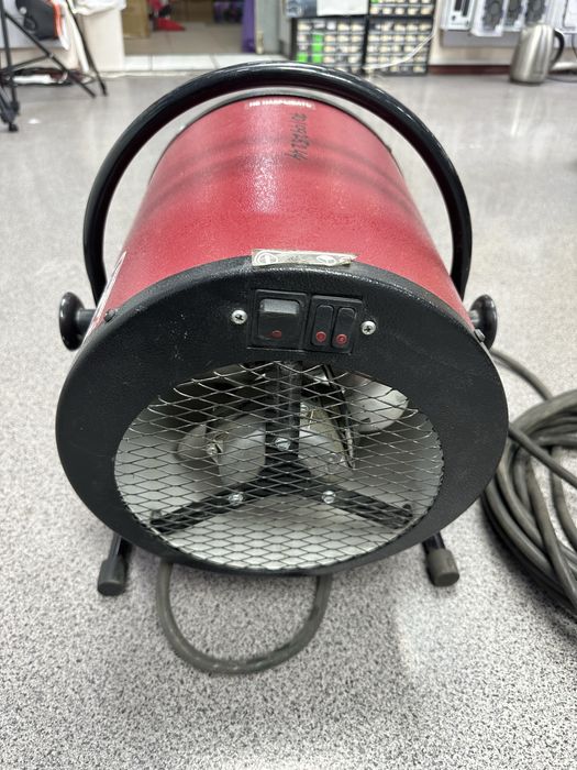 Продается тепло обогреватель