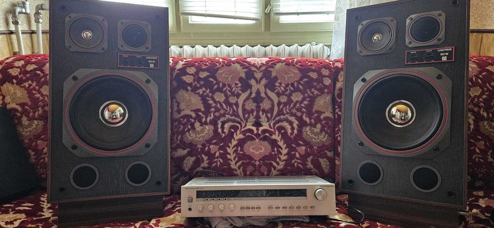 aparate radio ,boxe lemn 50 si 90 w ,pikap TESLA cuboxe 15w .