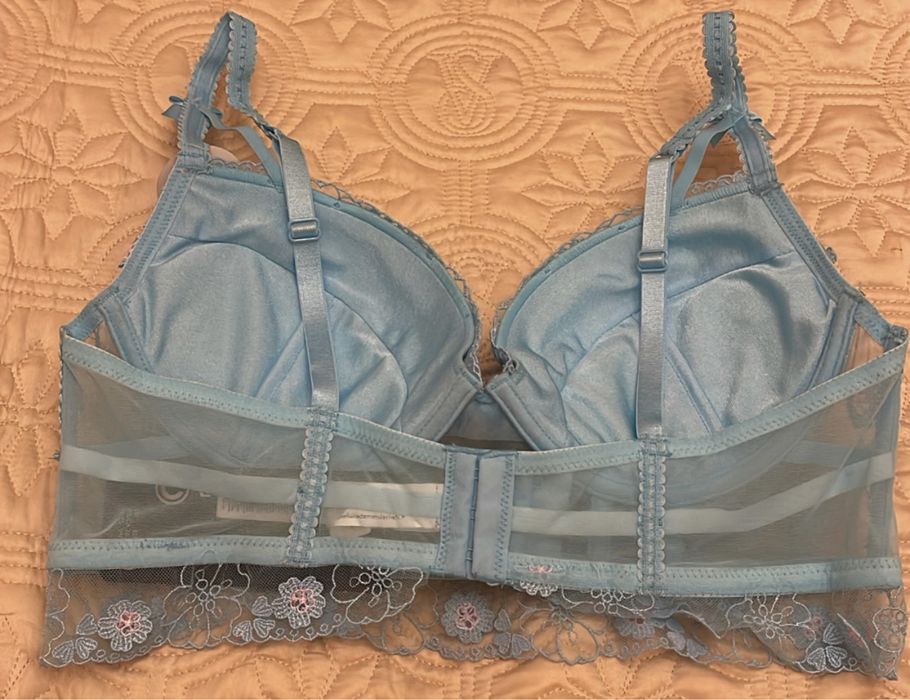 Продам женские бюсгальтера