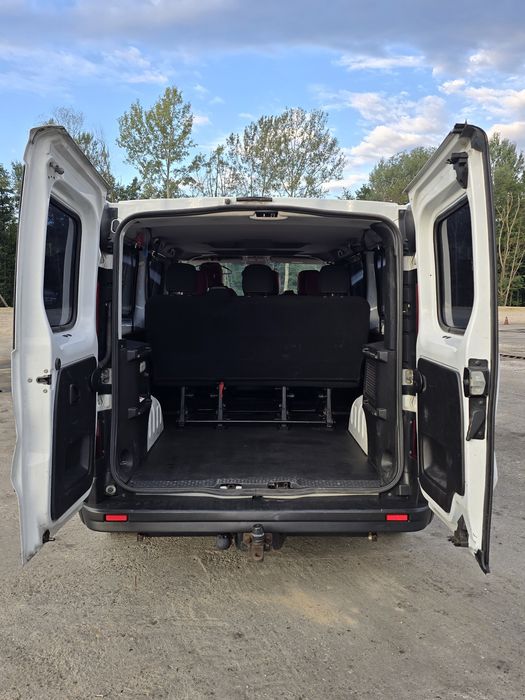 Vând Renault trafic 2018 8+1
