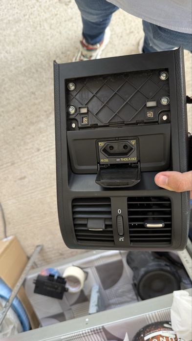 Priza 230v/150w Passat B6