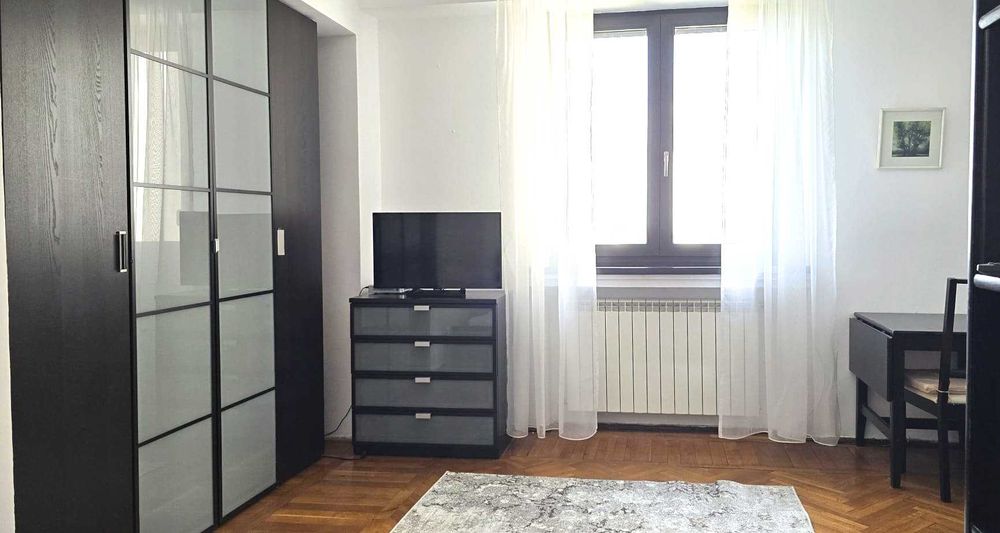 Proprietar, vand garsoniera ultracentrala pe Magheru Piata Romana, investitie excelenta, bloc neinclus in Registrul cladirilor cu risc seismic
