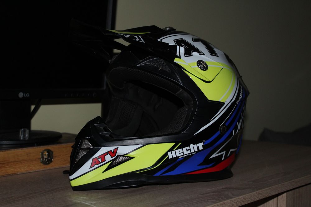 Casca de moto Hecht