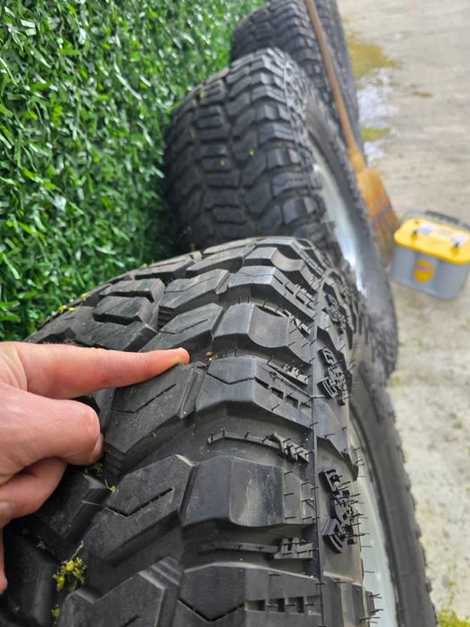 Гуми  в размер 285/75/16 Renegade RT+