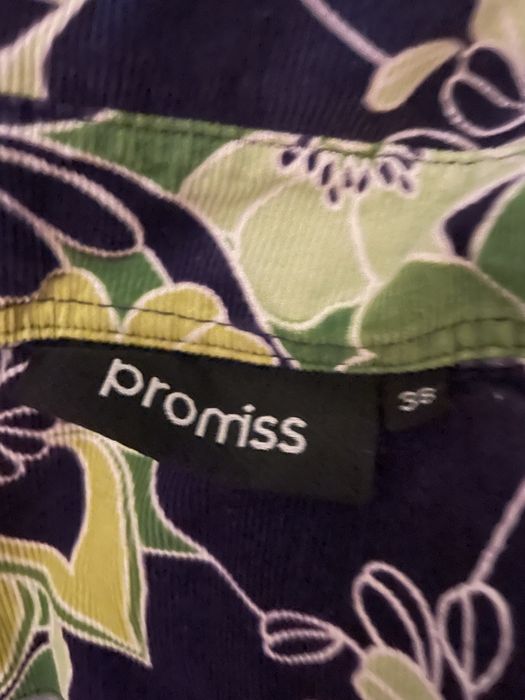 Риза дамска със копчета