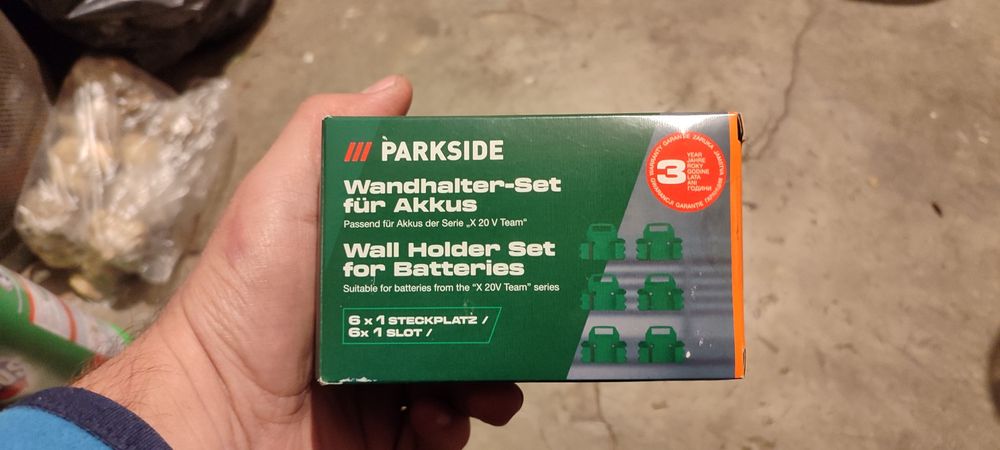 Suport din plastic pentru baterii
