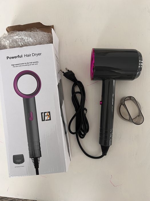 Uscator tip dyson