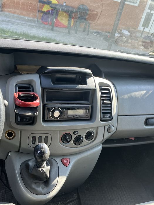 Opel vivaro 1.9 mai multe detalii in privat