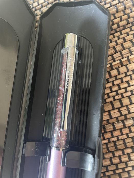 Химикалки на Svarovski