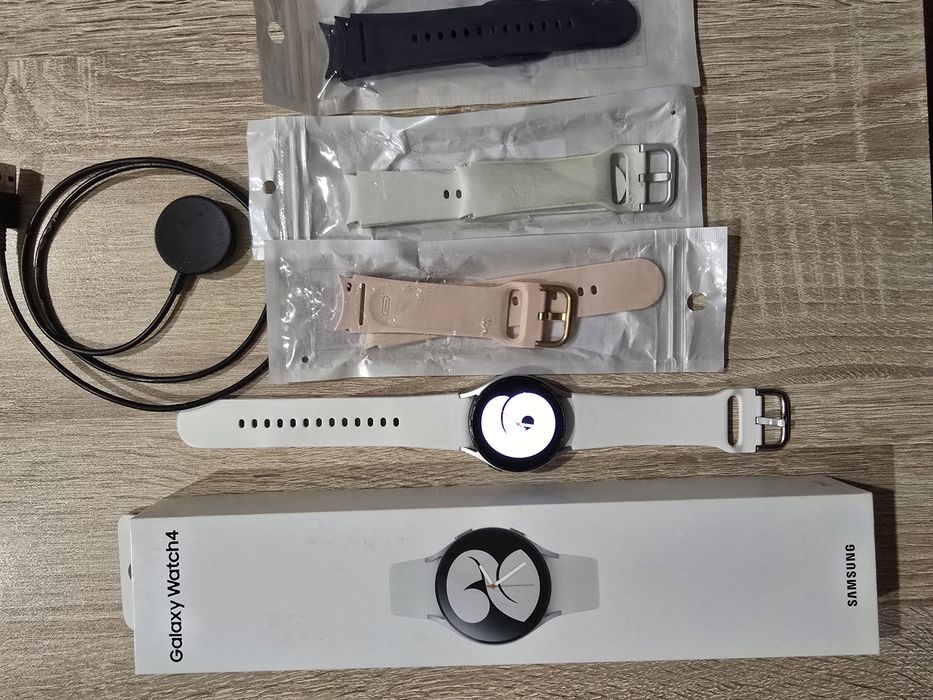 Часовник Samsung wach 4