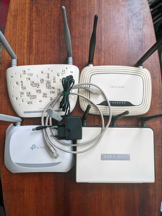 WiFi router TP-Link. Адаптер, блок питания. Сетевой кабель.