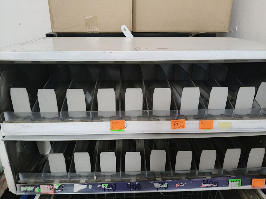 Продам Сигаретные полки