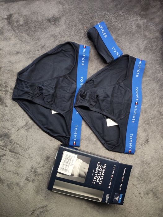 Tommy Hilfiger set 3 chiloți bărbătești culoare negru cu banda albastra S noi originali