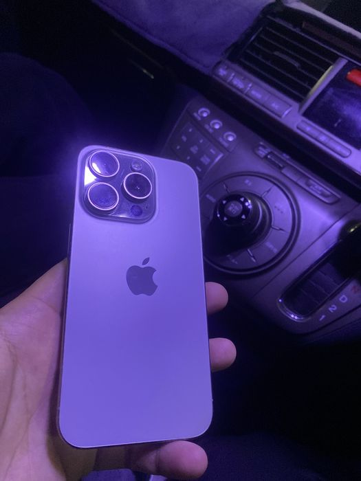 Продам Айфон 15 про срочно