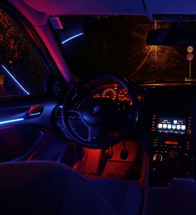 BMW e46 318i 143 cp cu sistem audio harman kardon+lumini ambientale