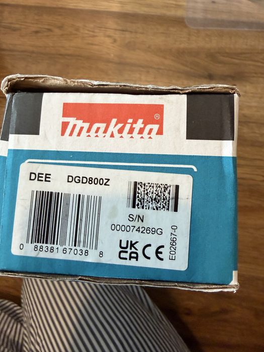 Polizor drept pe acumulator Makita DCD800z