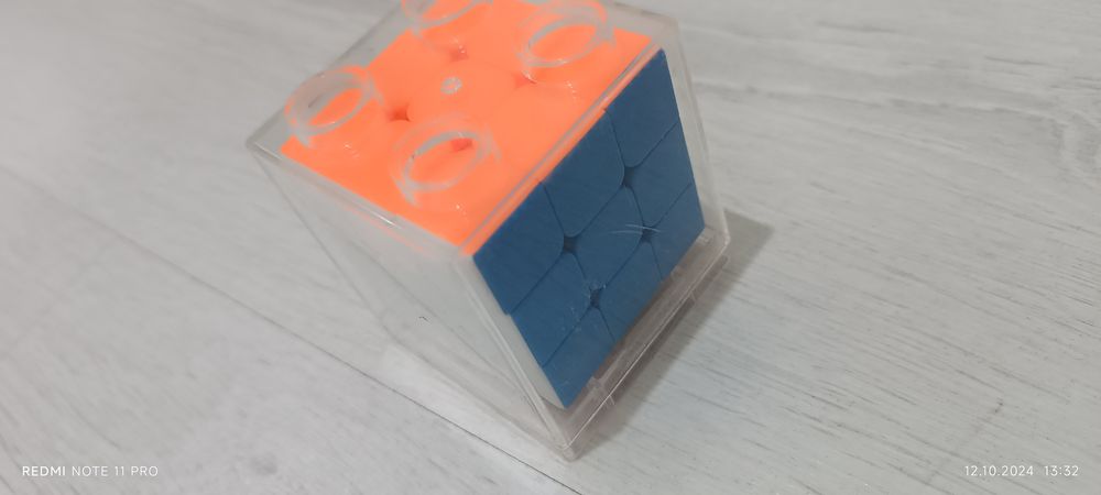 Кубик-рубик    .