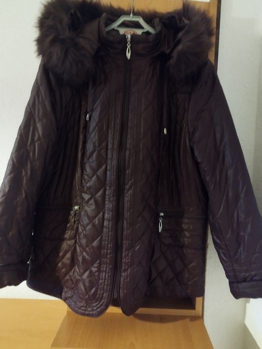 Почти ново зимно дамско яке