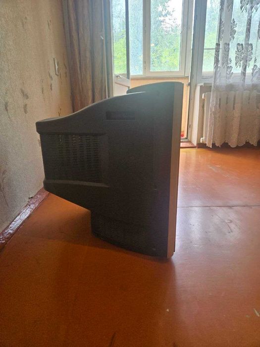 Отдам даром телевизор LG