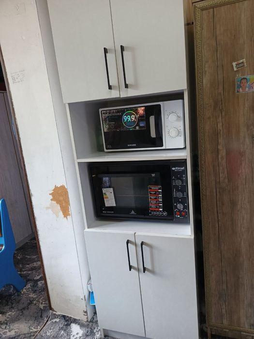 Kuxnni garnitur sotiladi