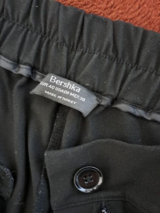 Pantaloni damă Bershka