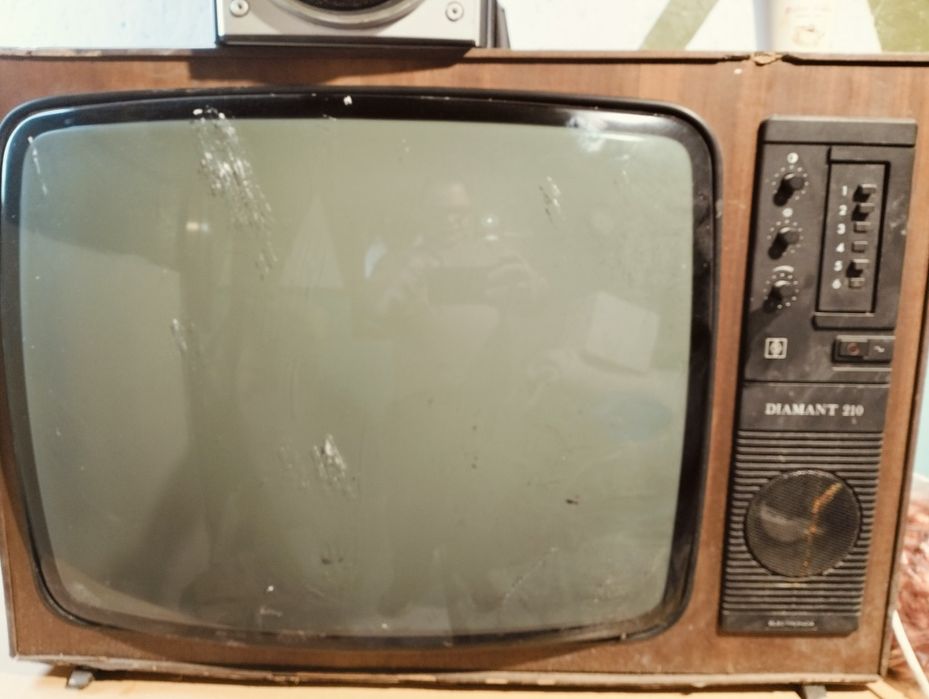 Vind televizor vechi
