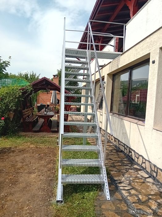 Scara metalica zincata de exterior