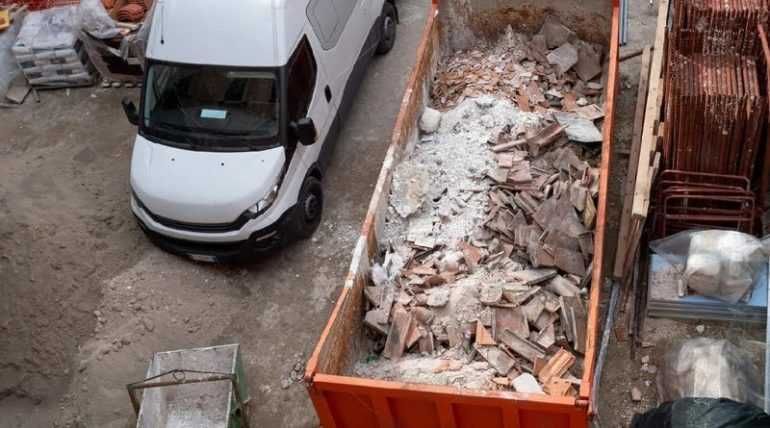 pat vechi si mobila veche , mobilier invechit
