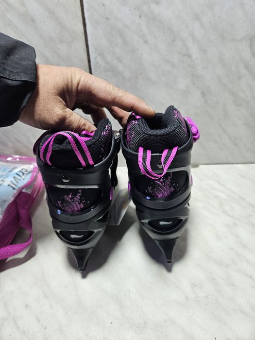 Patine 1018 gheata reglabile noi marime 32-33-34-35 si 36 .