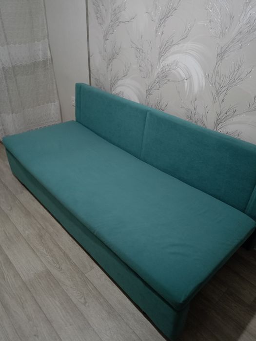 Срочно диван -тахта продаю б/у