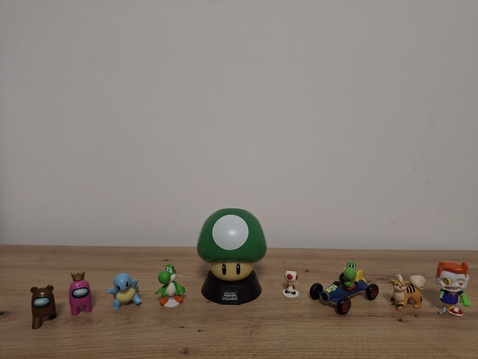 Vand lot cu 9 jucarioare