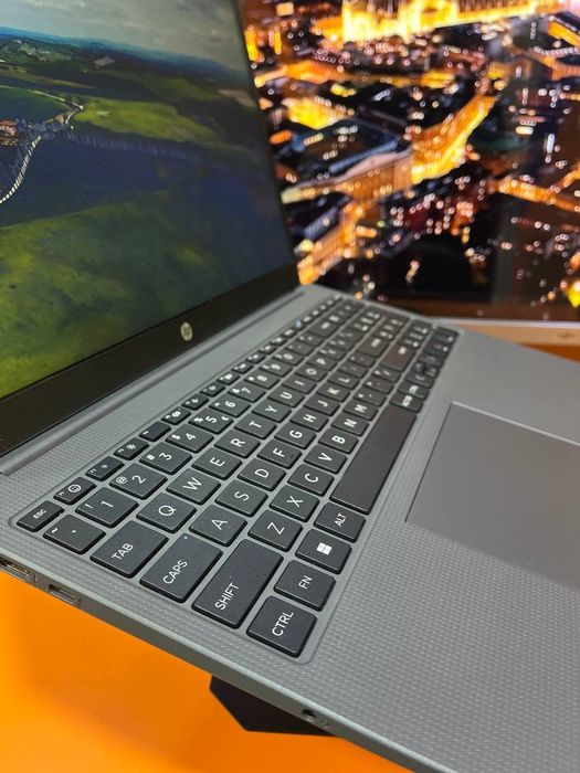 Ноутбук HP 512GB