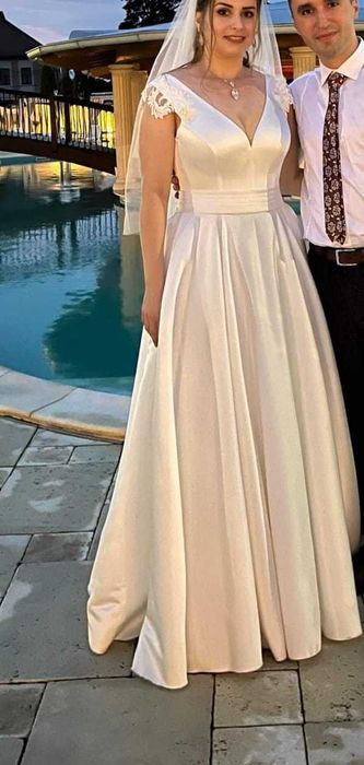Vand rochie de mireasa
