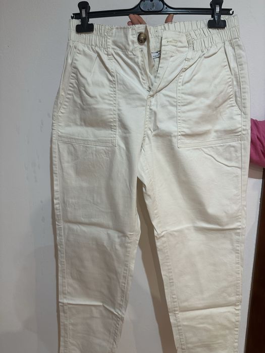 Blugi albi purtati de cateva ori