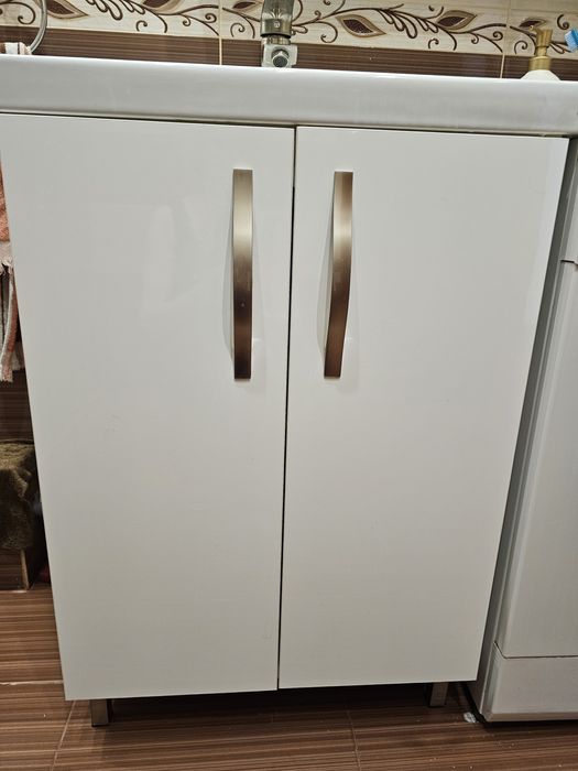 Раковина с тумбой