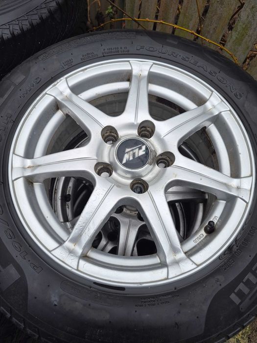 Cauciucuri diferite marimi,cu jante si fara