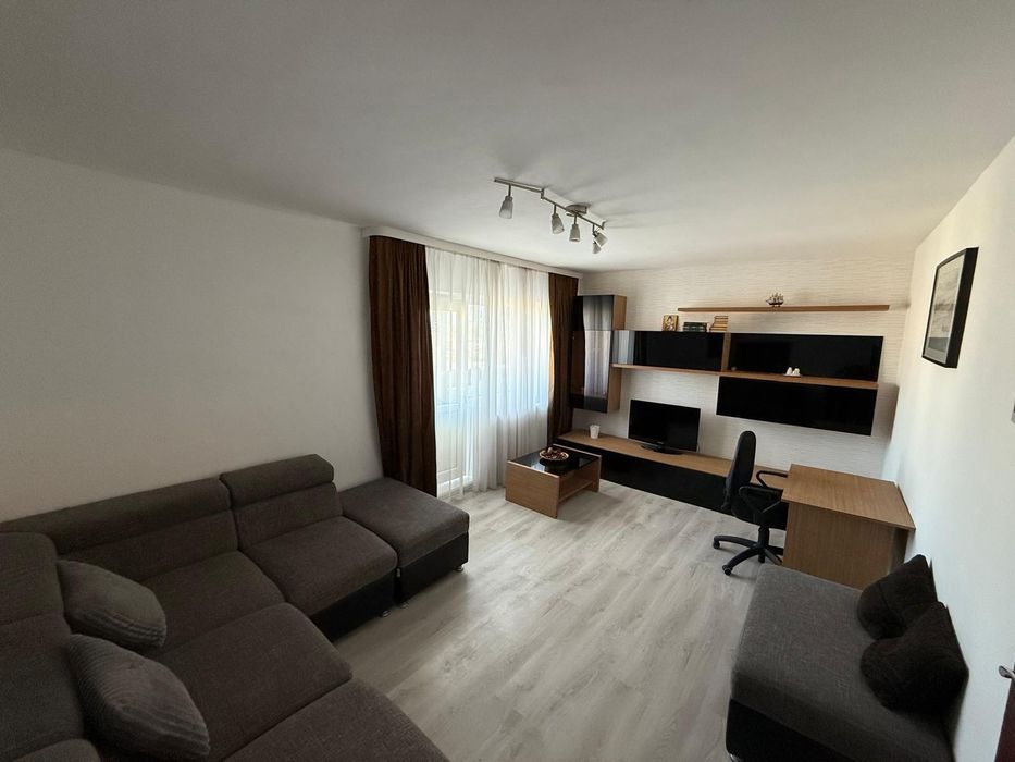 De închiriat 3 camere