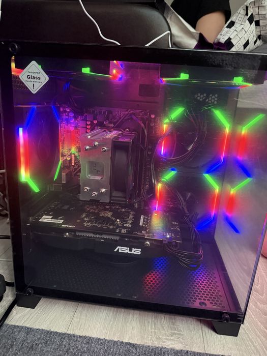 Vand pc ryzen 3 si monitor fhilips are hdmi de 22” 60 mhz