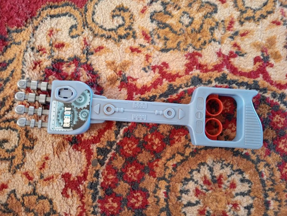 Сгибающаяся рука робота