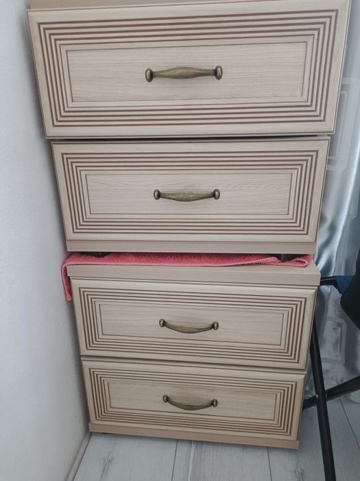 Продается спальный гарнитур