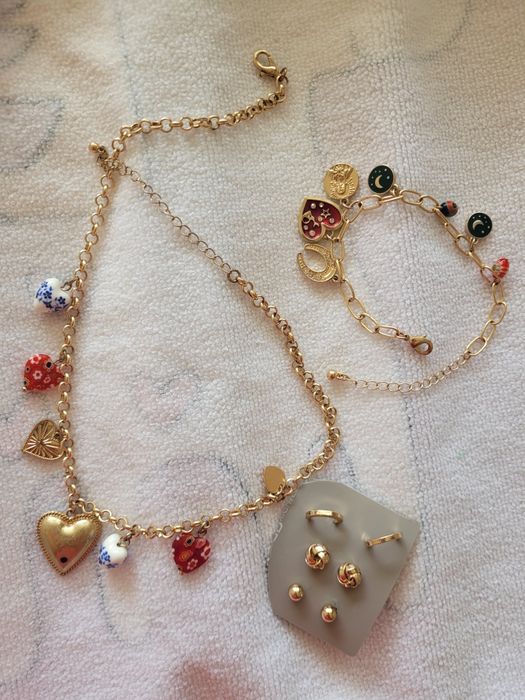 Украшения.По 1.000 тн