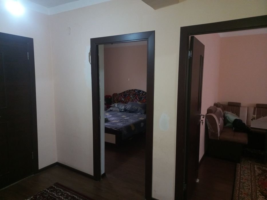 Toshkent viloyati Nurafshon shahridagi uy sotiladi