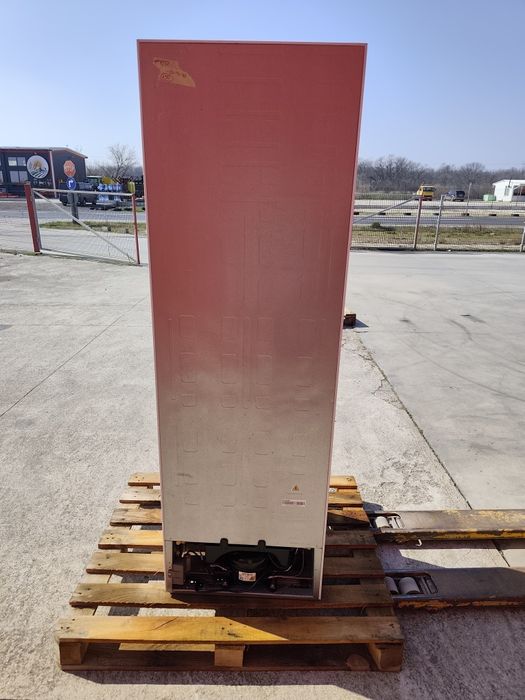 Хладилник с фризер FRIDGEMASTER