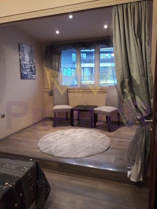 Дава се под наем Тристаен апартамент в Варна, Левски - 120 кв.м за 765 € - Снимка #1