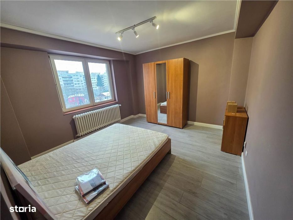 Apartament 3 camere, UMF, 2 bai, Ultracentral, renovat complet,Targu M
