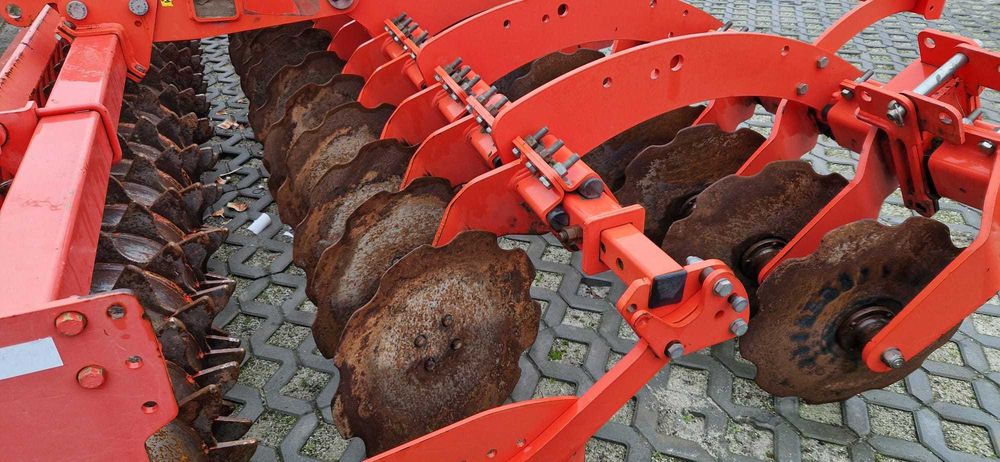 Grapă cu discuri Maschio Gaspardo VELOCE 400 cu tăvălug PACKER